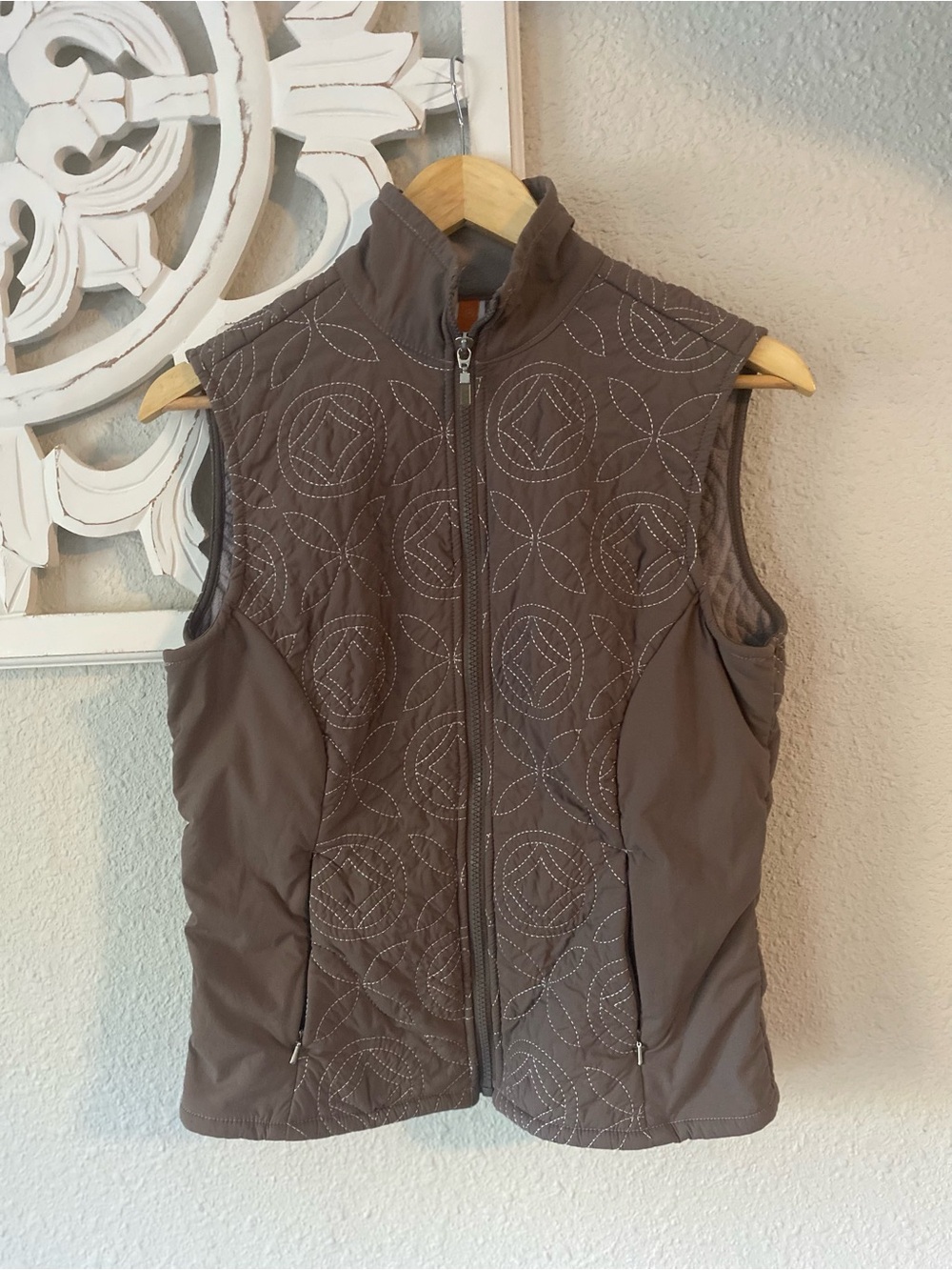 Lucy Fleece Vest in Gray with Orange Logo Tab